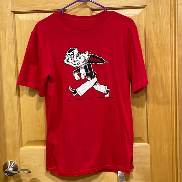 The Red shirt 12 edition Wisconsin retro Bucky Badger t-shirt size M - Picture 1 of 10